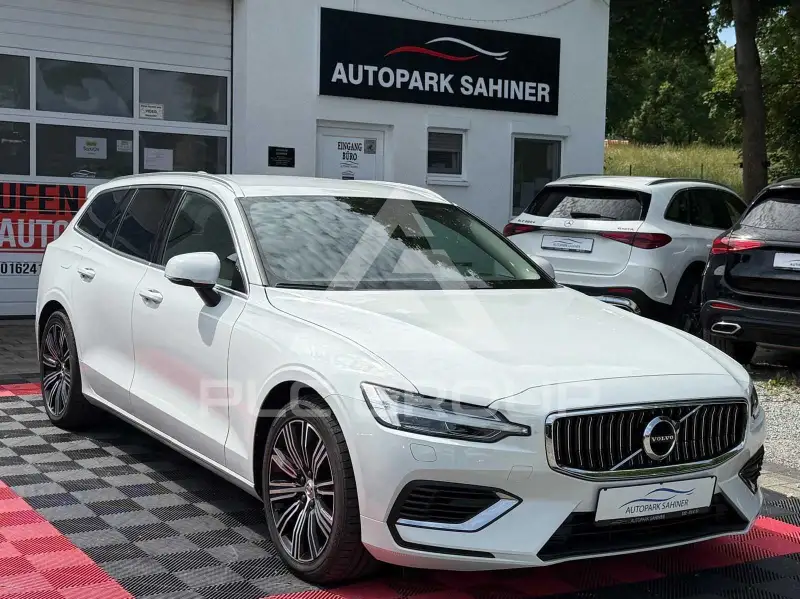 2022 Volvo V60