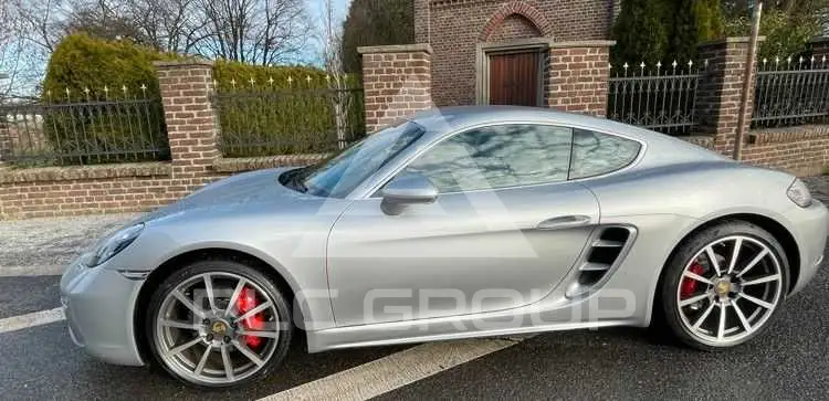 2022 Porsche Cayman