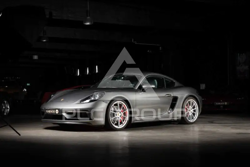 2022 Porsche Cayman