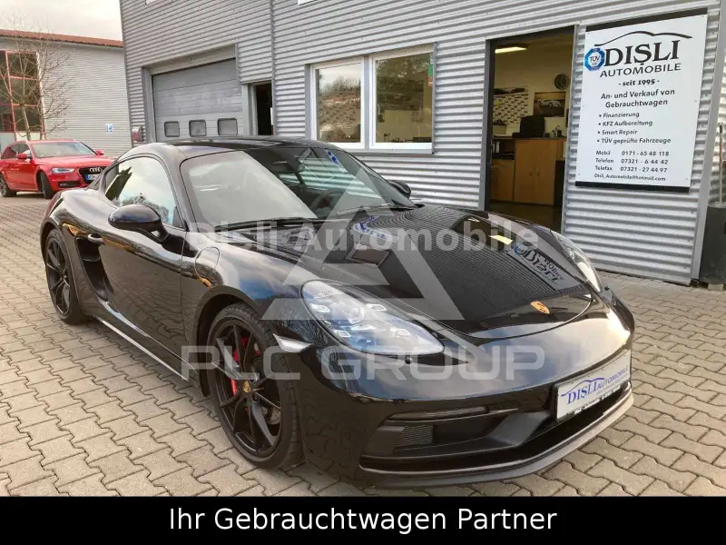 2022 Porsche Cayman