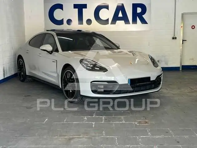 2022 Porsche Panamera