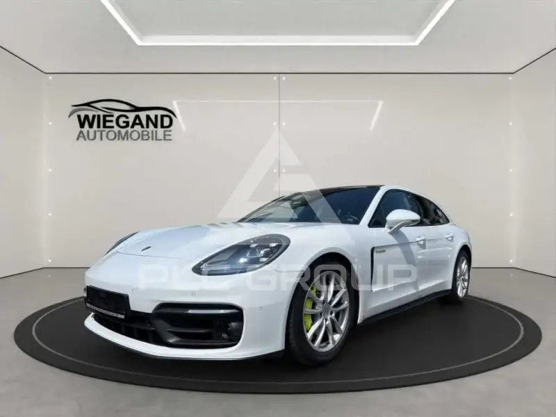 2022 Porsche Panamera