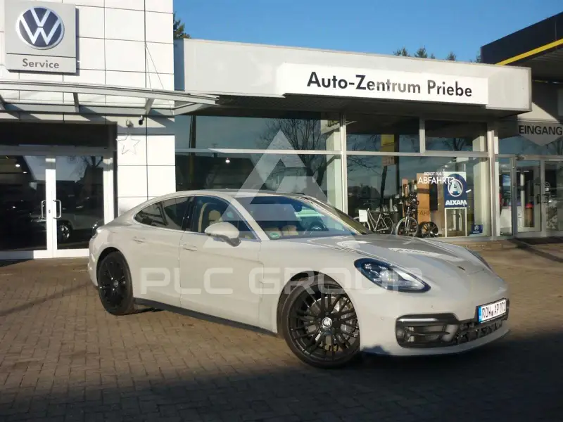 2022 Porsche Panamera
