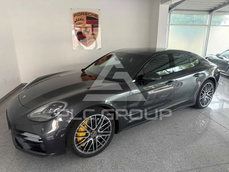 2022 Porsche Panamera