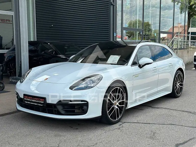 2022 Porsche Panamera