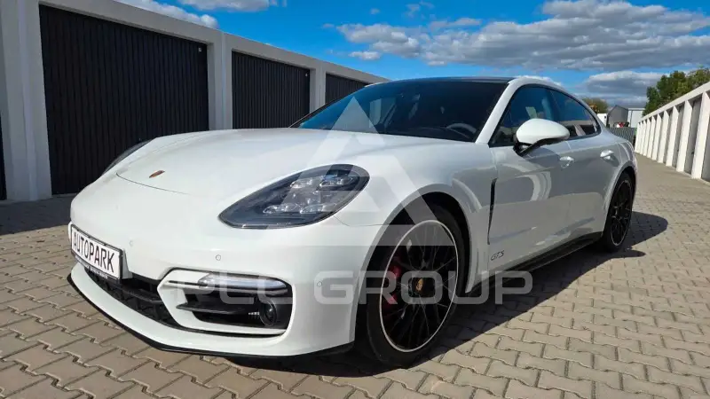 2022 Porsche Panamera
