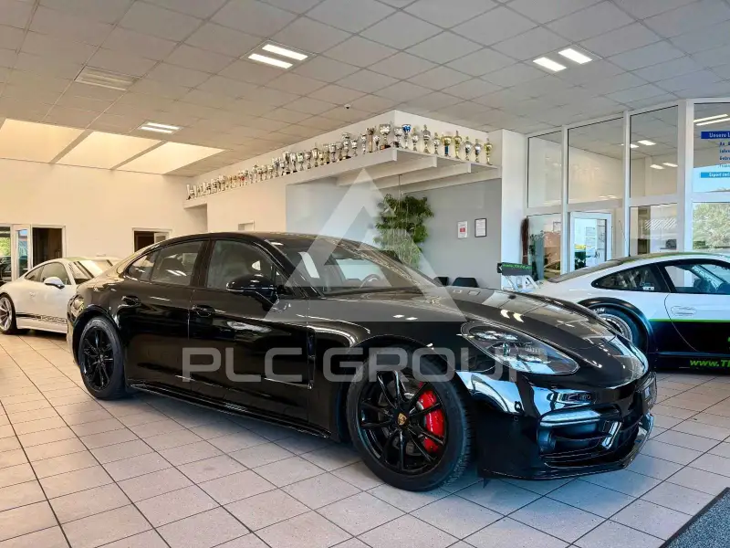 2022 Porsche Panamera