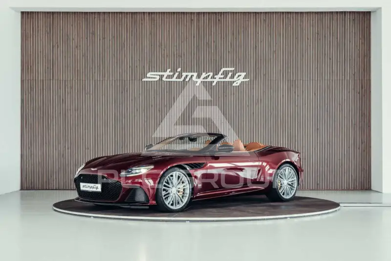 2022 Aston Martin DBS