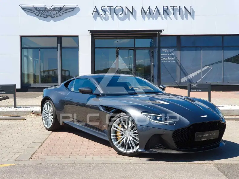 2022 Aston Martin DBS