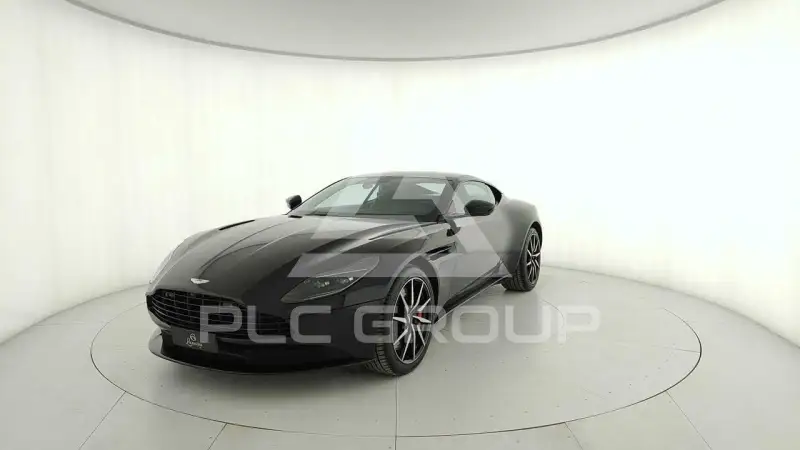 2022 Aston Martin V8