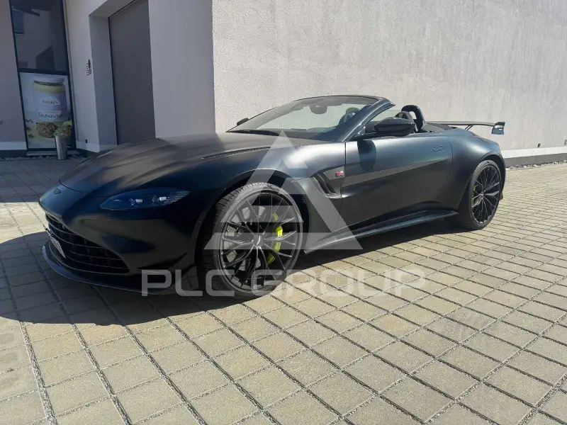 2022 Aston Martin V8