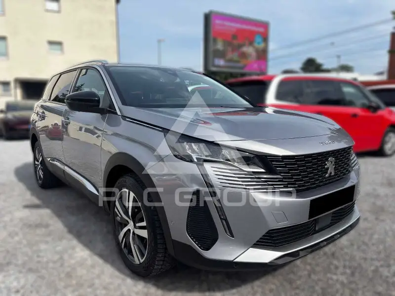 2022 Peugeot 5008
