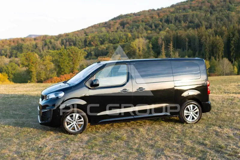 2022 Peugeot Traveller