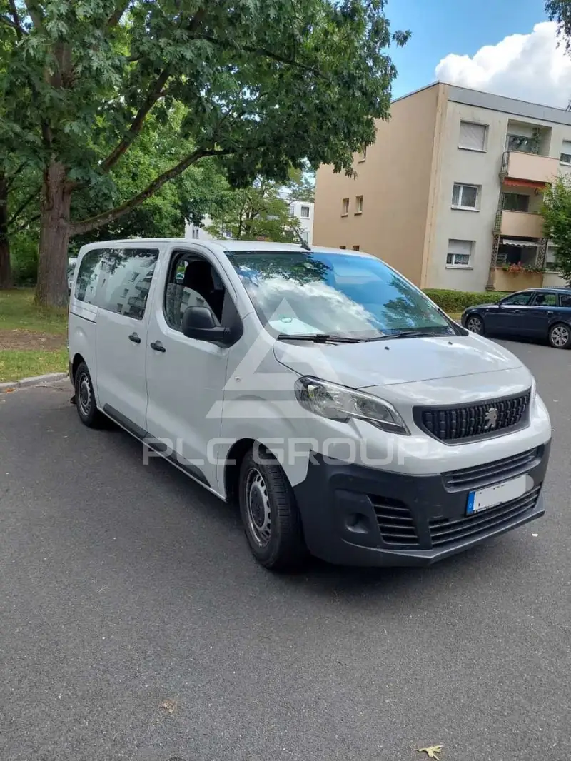 2022 Peugeot Traveller