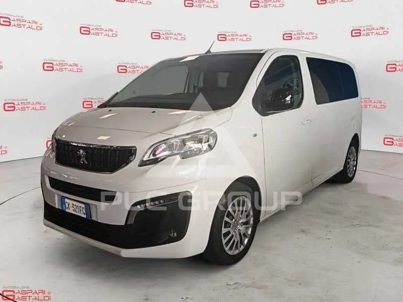 2022 Peugeot Traveller