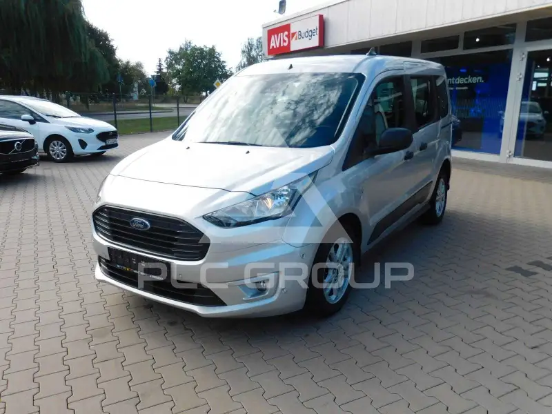2022 Ford Tourneo