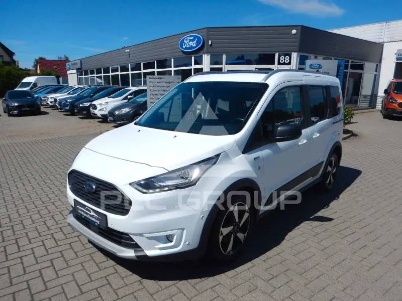 2022 Ford Tourneo