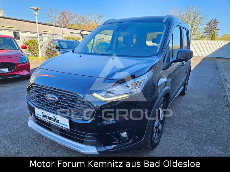 2022 Ford Tourneo