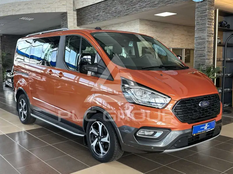 2022 Ford Tourneo