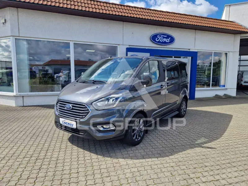 2022 Ford Tourneo