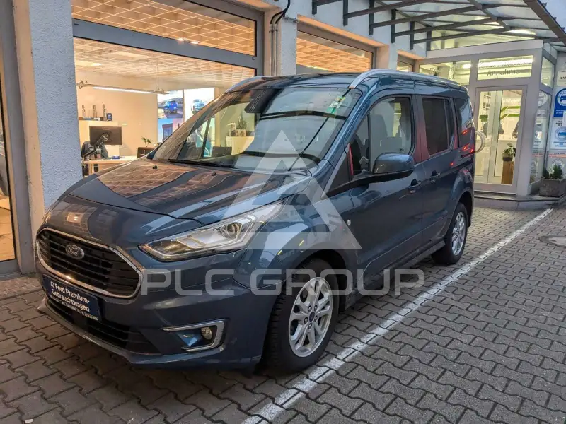 2022 Ford Tourneo
