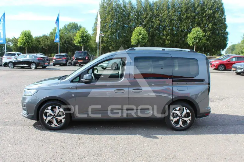 2022 Ford Tourneo