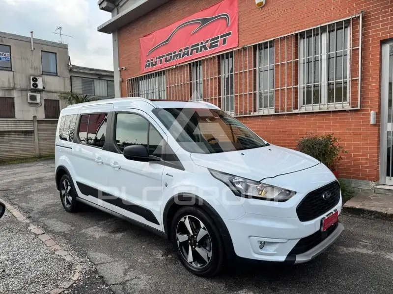 2022 Ford Tourneo
