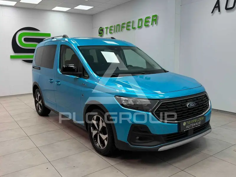 2022 Ford Tourneo