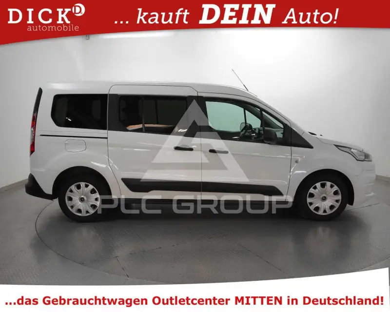 2022 Ford Tourneo