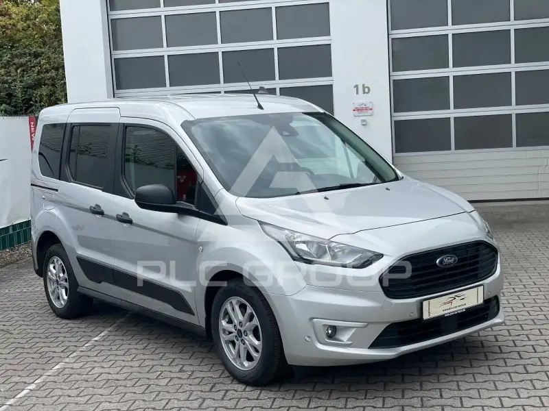 2022 Ford Tourneo