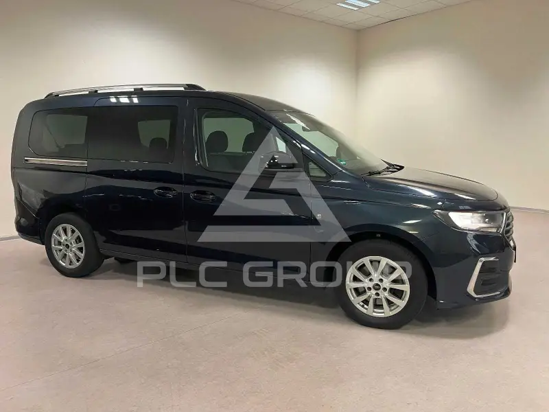 2022 Ford Tourneo
