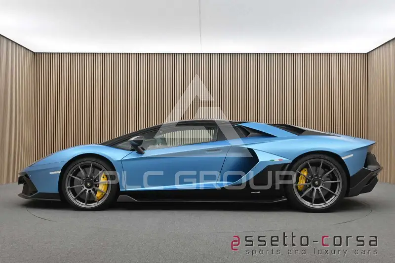 2022 Lamborghini Aventador