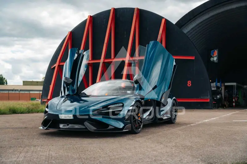 2022 McLaren 765