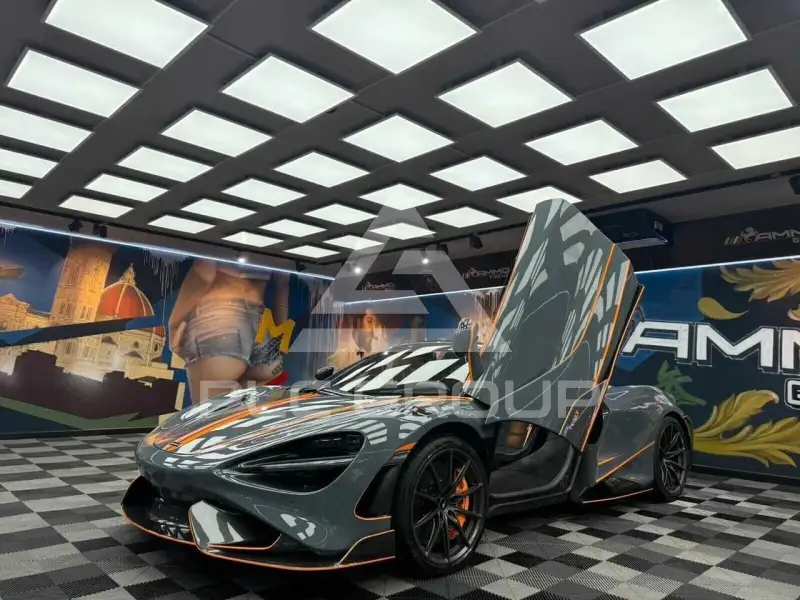 2022 McLaren 765