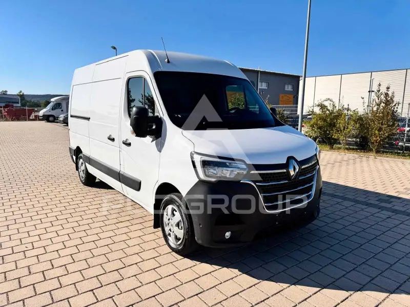 2022 Renault Master