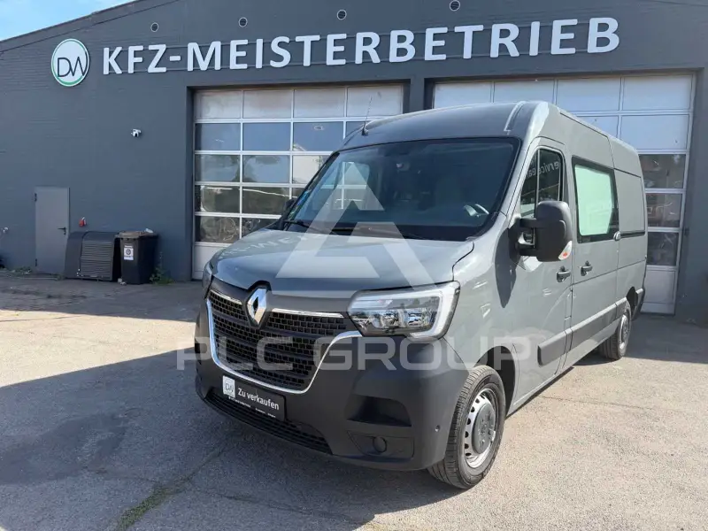 2022 Renault Master