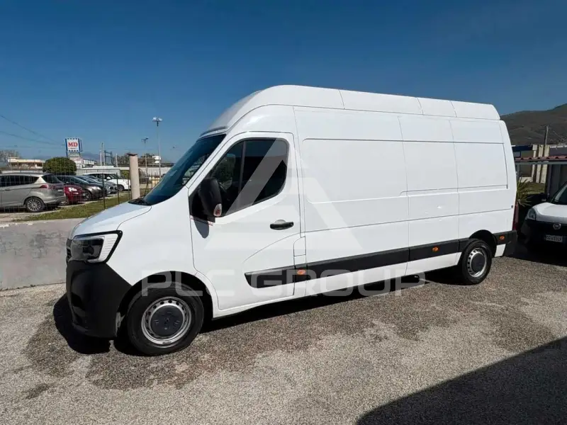 2022 Renault Master