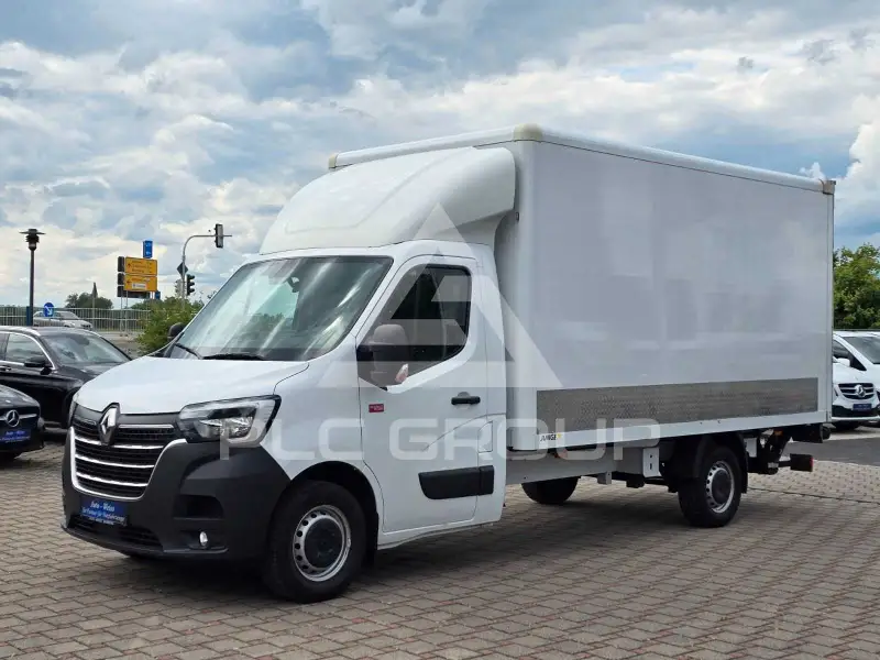 2022 Renault Master