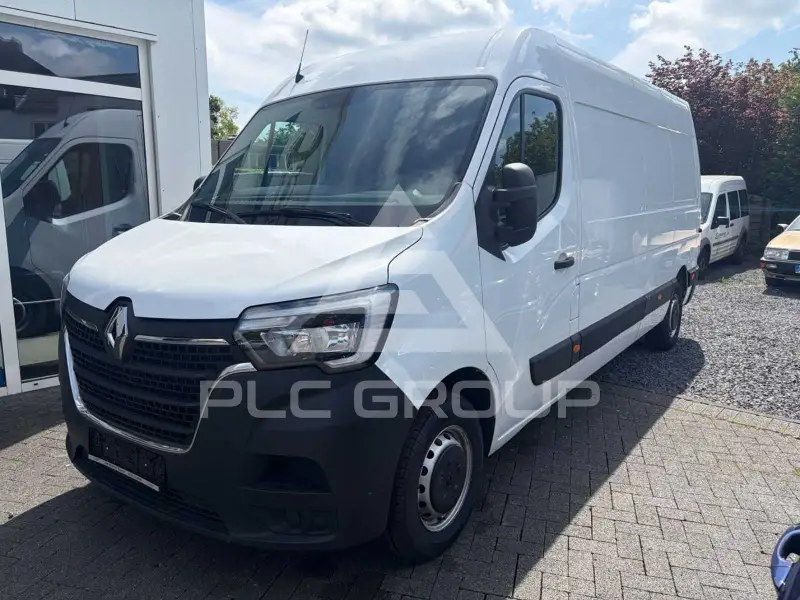 2022 Renault Master