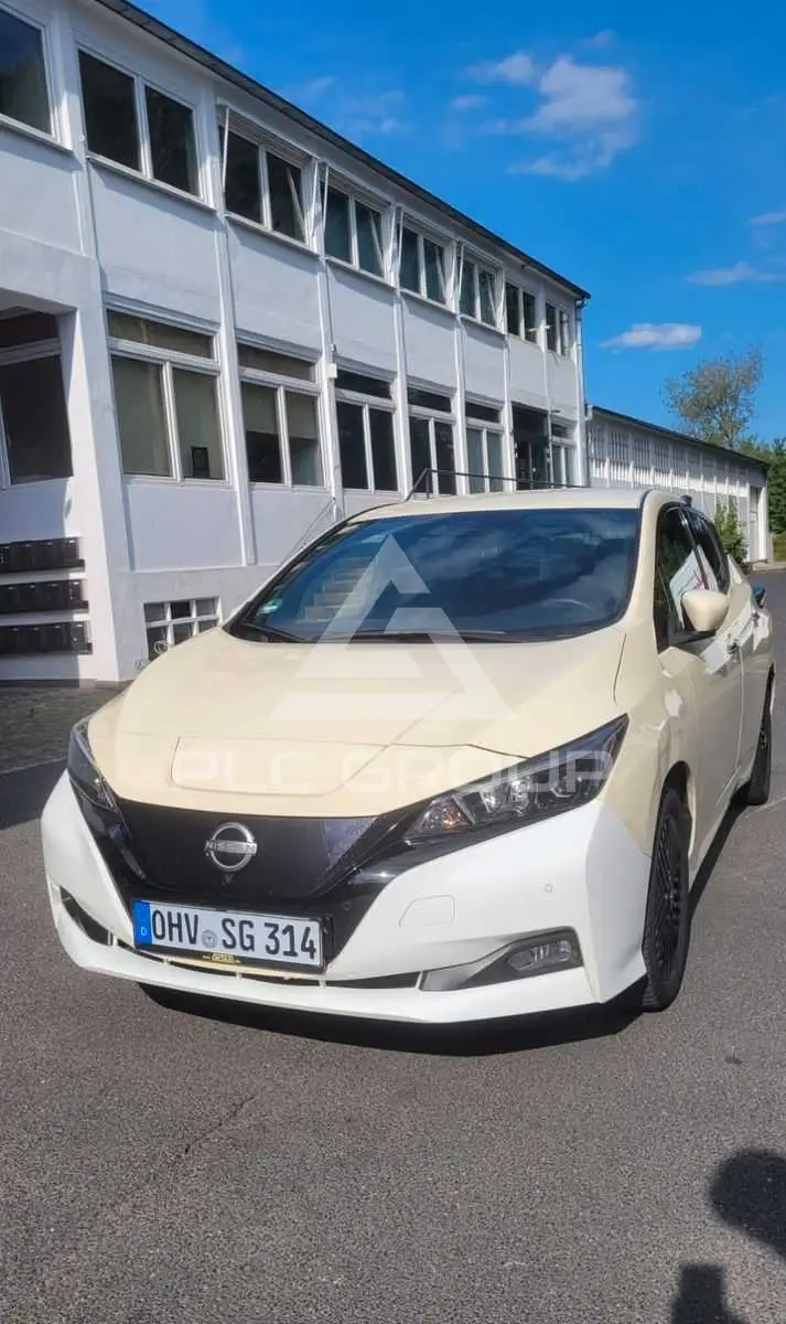 2023 Nissan LEAF