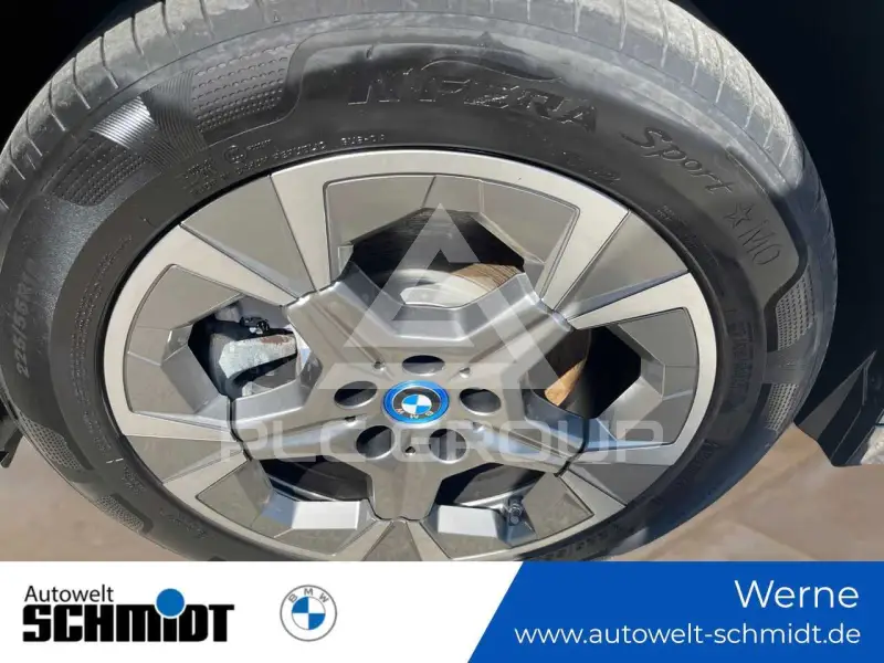 2023 BMW iX