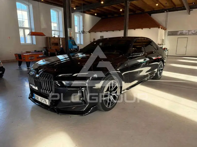 2023 BMW 740