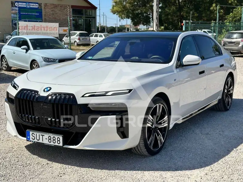 2023 BMW 740