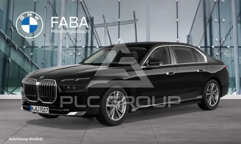 2023 BMW 740