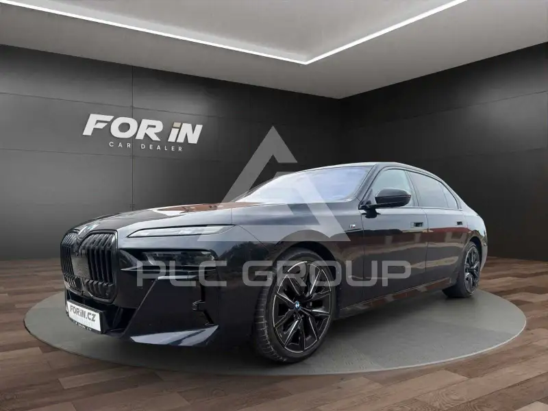 2023 BMW 740