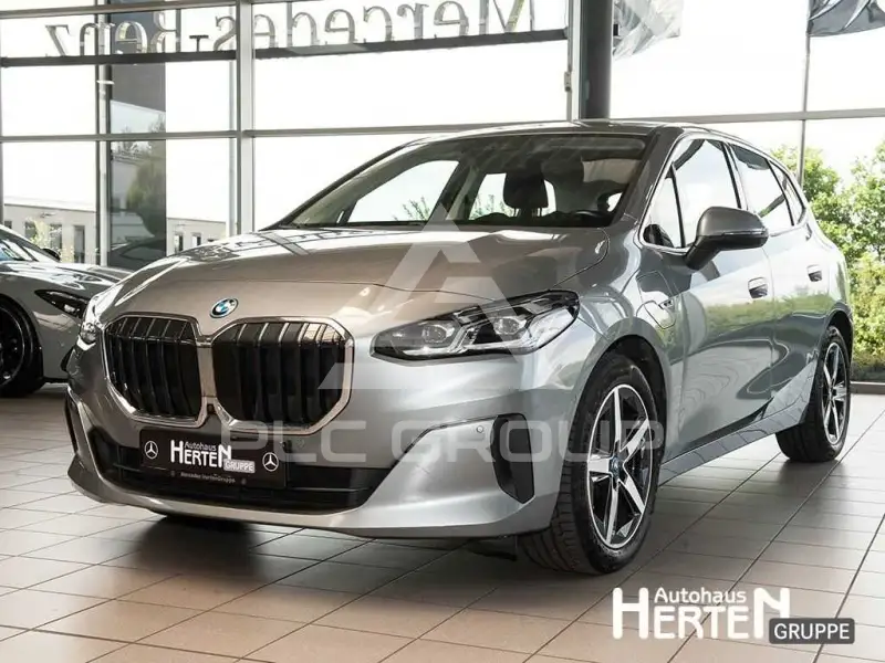 2023 BMW 230