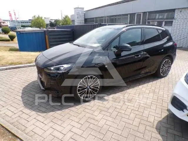 2023 BMW 230