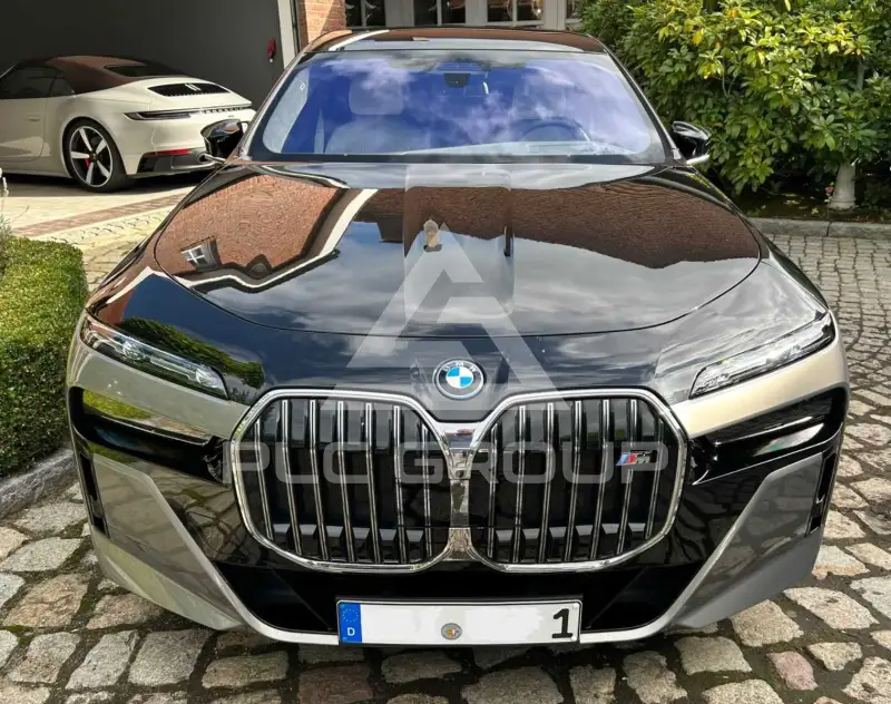 2023 BMW 760