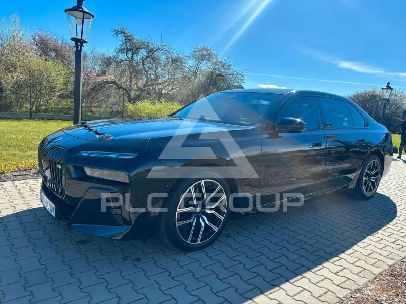 2023 BMW 760