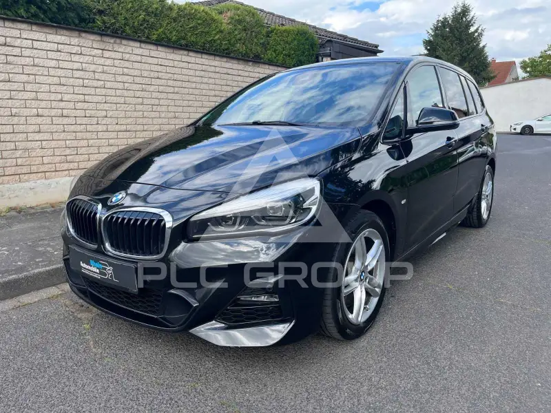2023 BMW 220